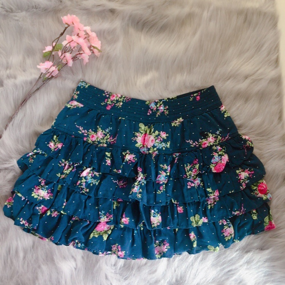 💖SALE💖 Abercrombie & Fitch Mini ruffle skirt, L